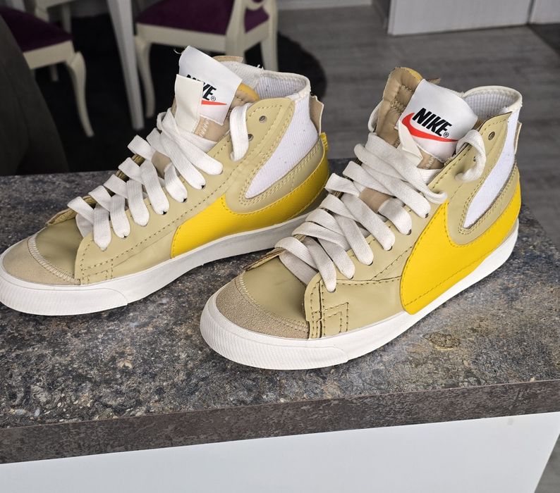 NIKE Blazer MID 77 Jumbo