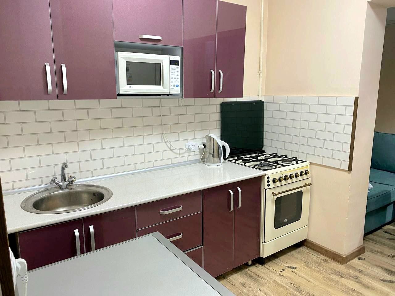 Квартира сотилади. Сергели 8а.  2/4/9.  70м²