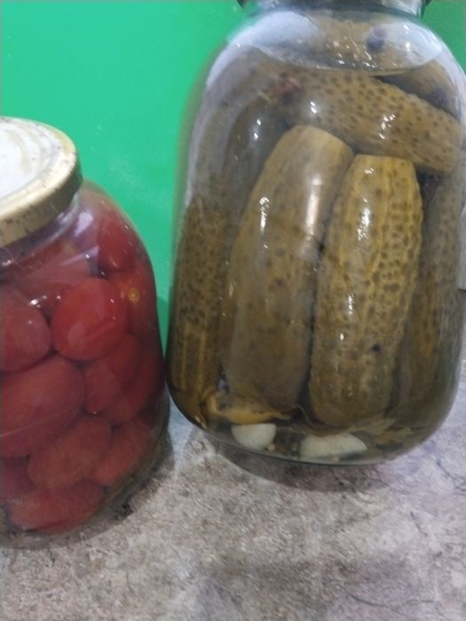 Соленья.Разные.Помидоры,огурцы,патиссоны,варенье,сок яблочный,салат...
