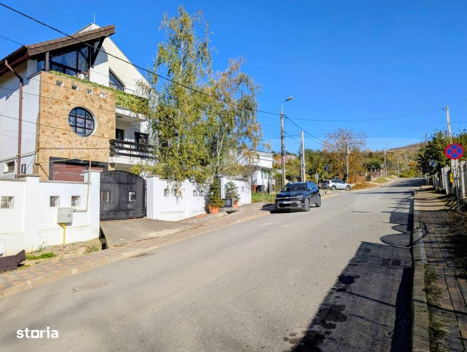 Resedinta de lux in Bucium cu teren generos – finisaje premium