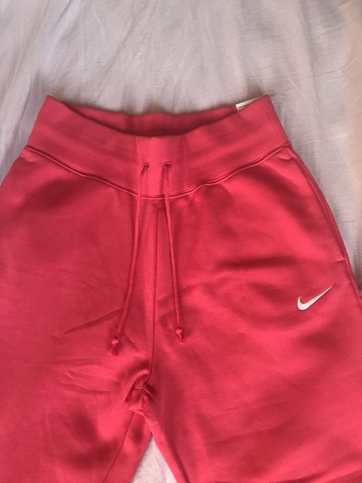 Nike анцунг.