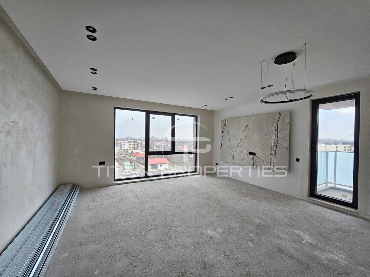 Продава се Тристаен апартамент в Пловдив, Христо Смирненски - 105 кв.м за 2000 €/кв.м - Снимка #2