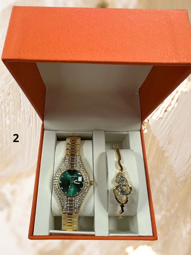 Подаръчен комплект Дамски часовник и гривна с кристали в 5 варианта