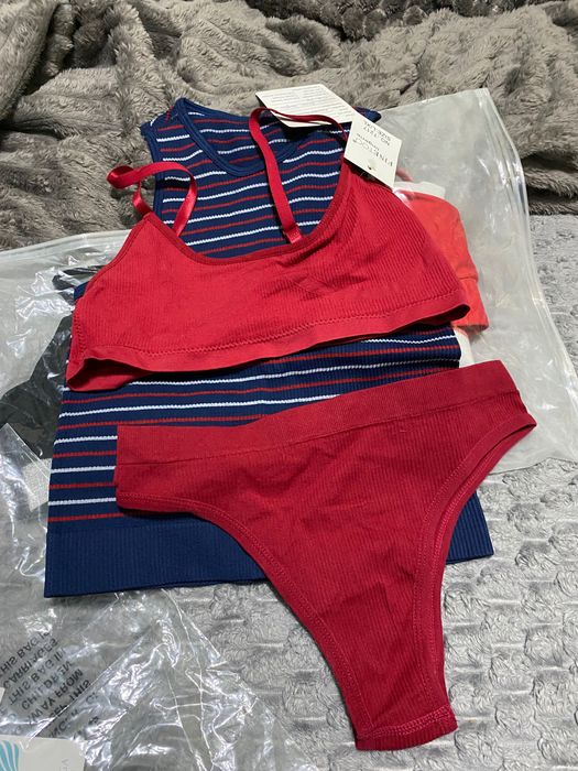 Топы женские, купальники, топики