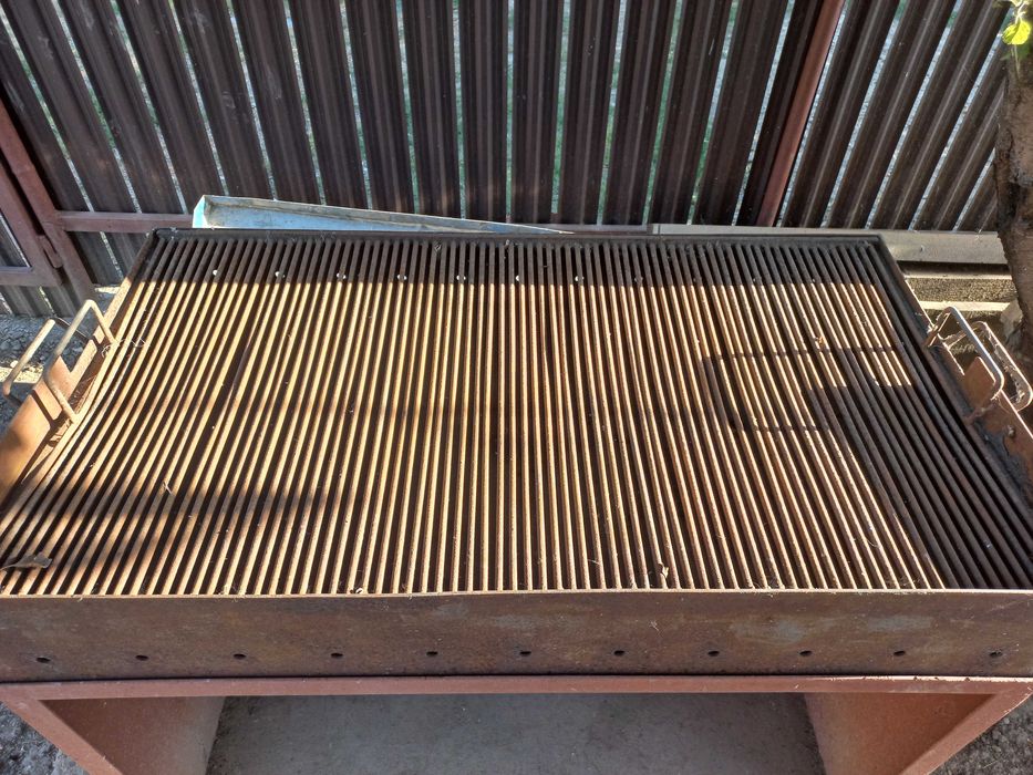 Gratar de vanzare pentru Agenti Economici