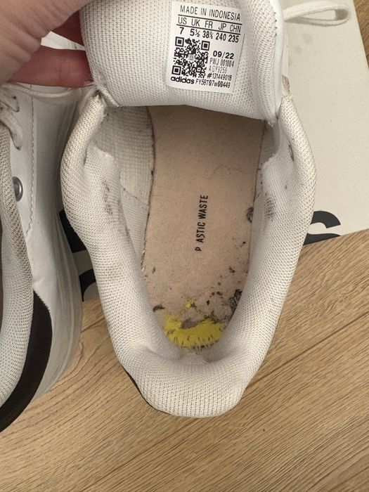 Продавам кецове Adidas