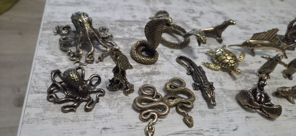 Vand obiecte asiatice bronz,stampe,diorame ,figurine feng shui. 8 poze