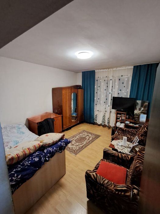 Vând apartament 2 camere în Simeria - proprietar direct