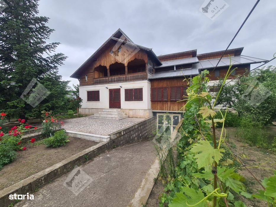 Casa Carligele-Bontesti Imobil Subsol Parter Etaj Teren 1200mp