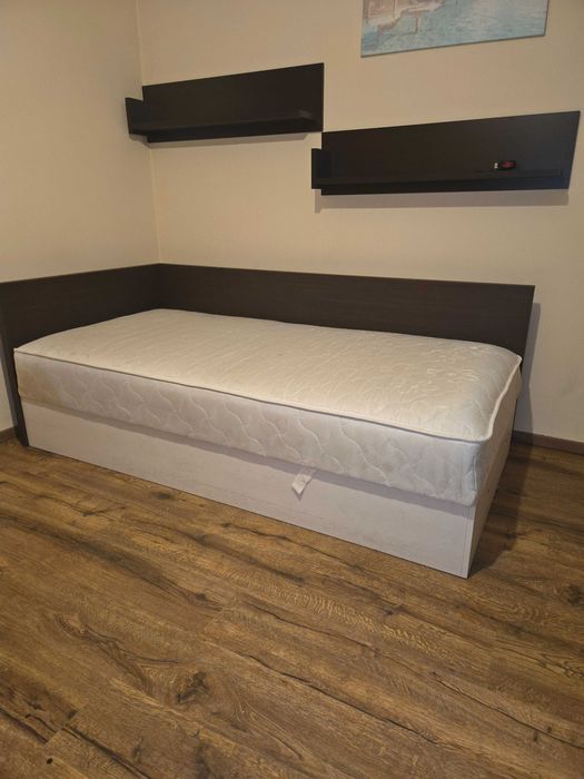 Единично легло с матрак