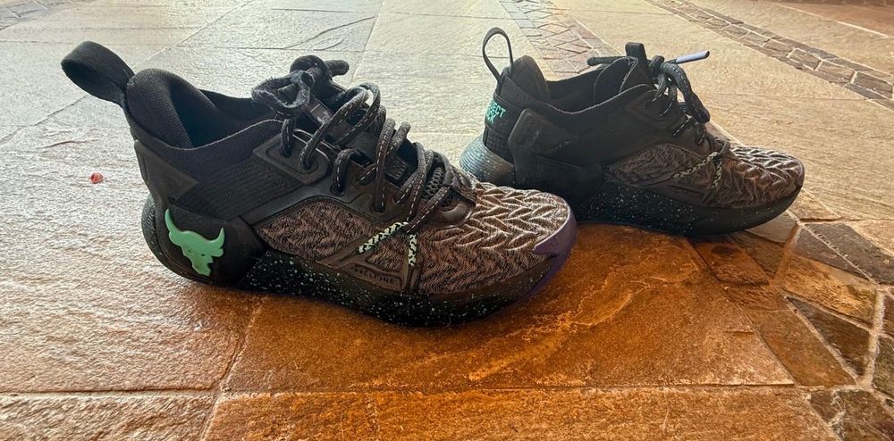 Vând adidasi Underarmour UA W Project Rock 6