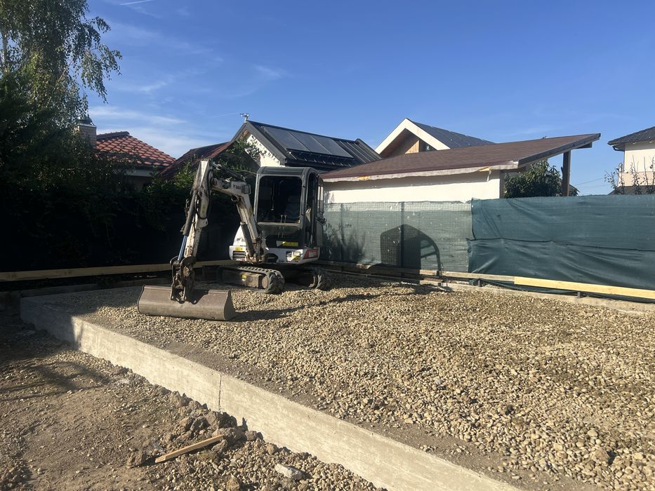 Inchiriez mini excavator 3 t