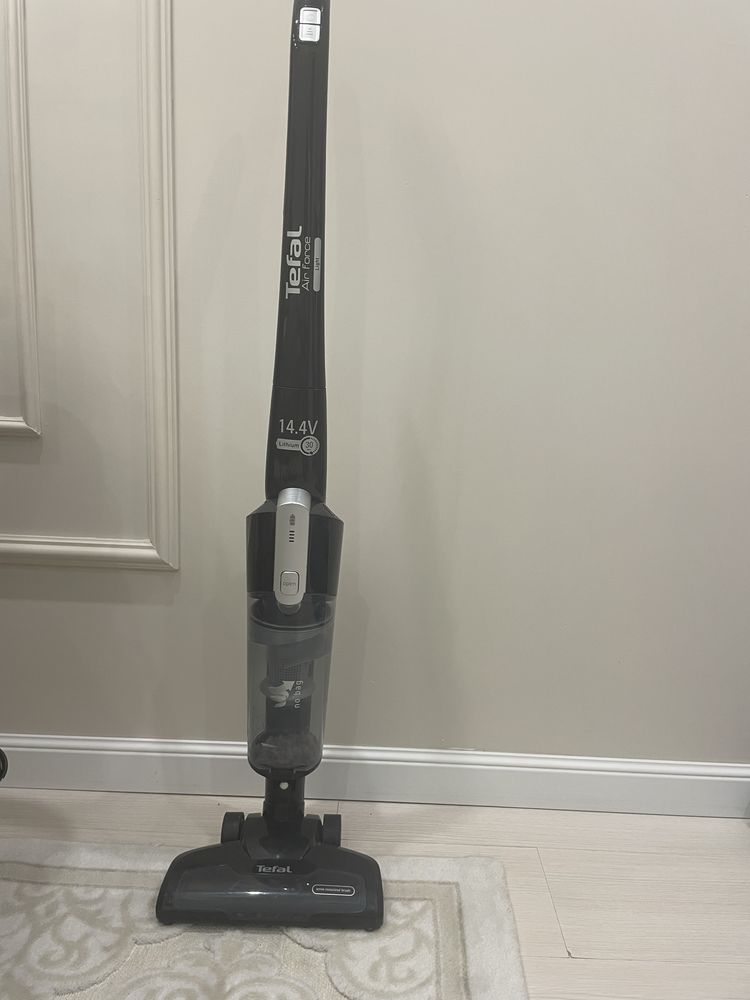 Пылесос Tefal вертикальный