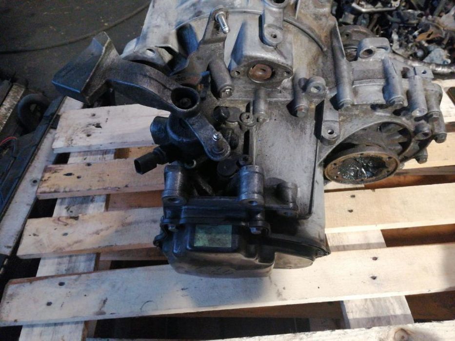Cutie viteze 5 trepte vw motor 1.9tdi bkc bxe  bjb bru bls golf 5