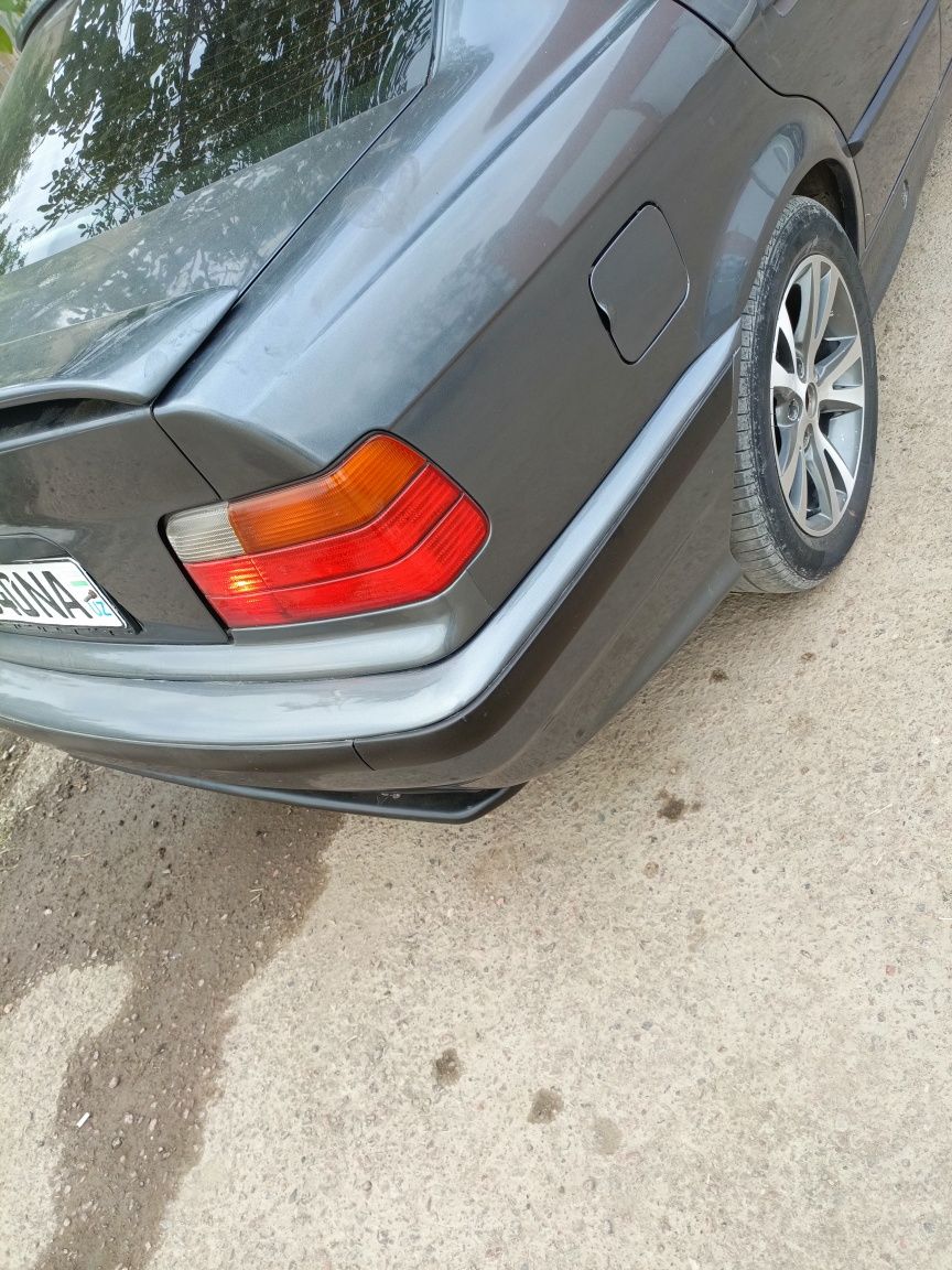 BMW e 36 sastiyana ideal