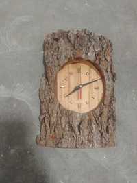 Продавам дървен часовник
