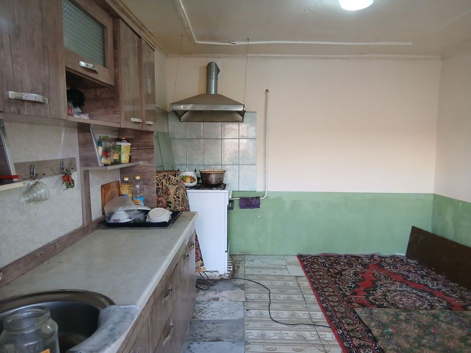 Arzon Uy Sotuvda 3 sotix