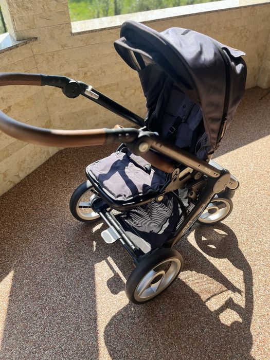 Vând cărucior Urban Nomad. Țara de origine Belgia. Puțin utilizat.