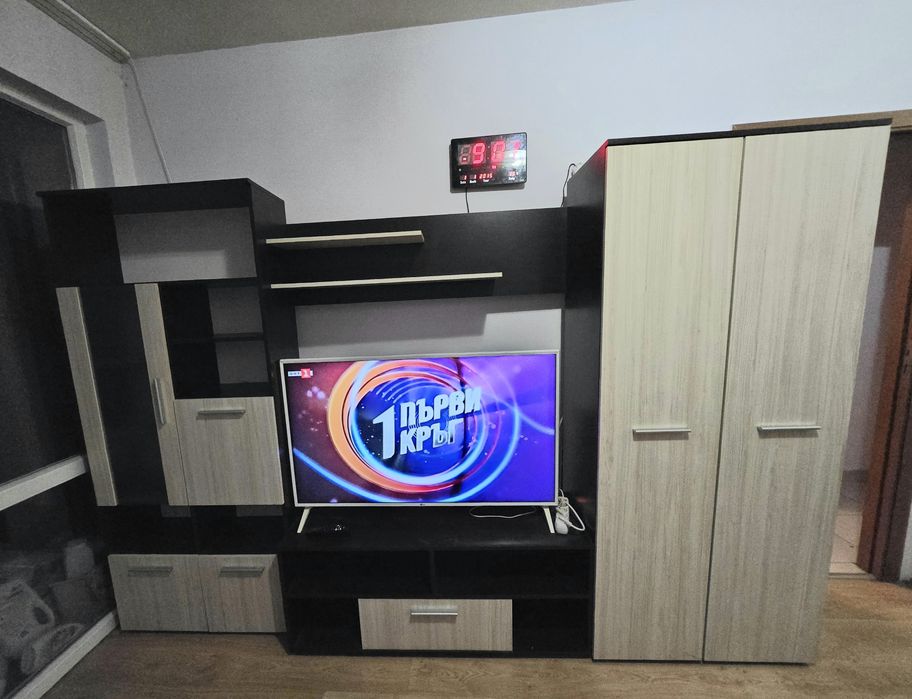 Секция с гардероб
