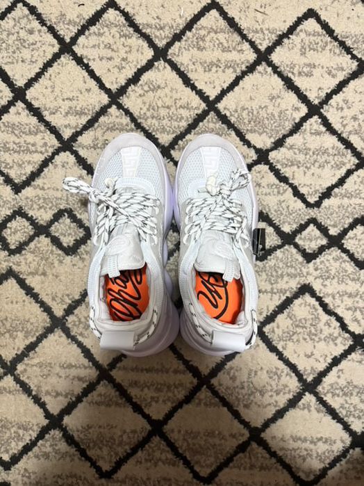 Versace Chain reaction