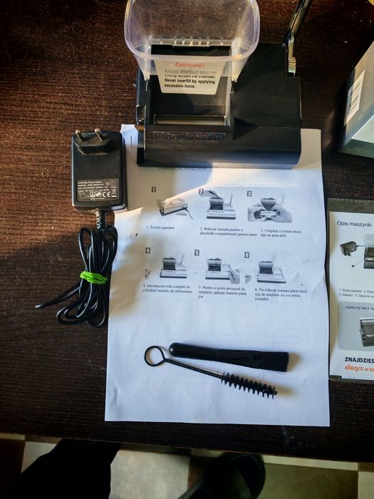 Vând mașină de injectat tutun