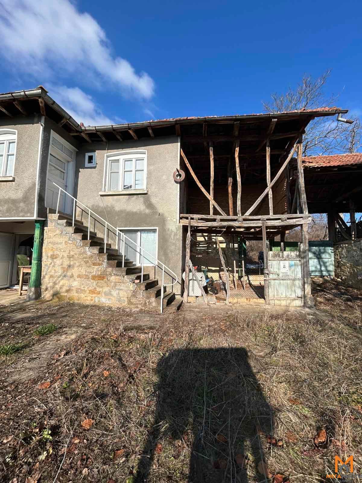 Къща за ПРОДАЖБА - с. Градище