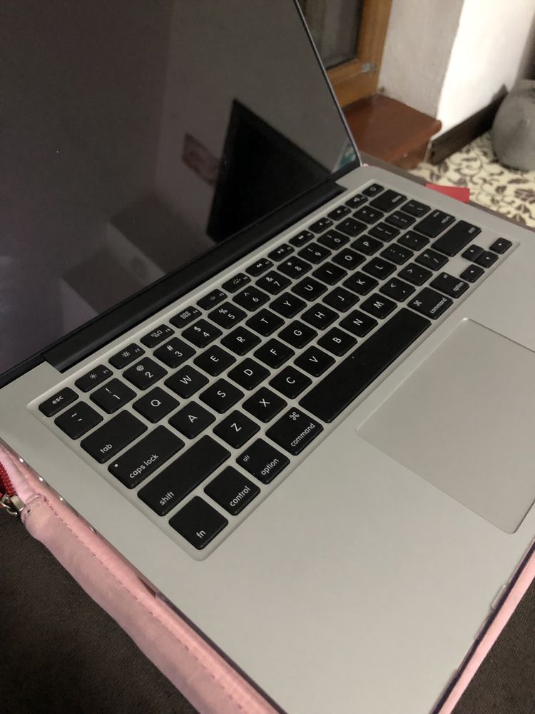 Macbook pro 13 inch Retina