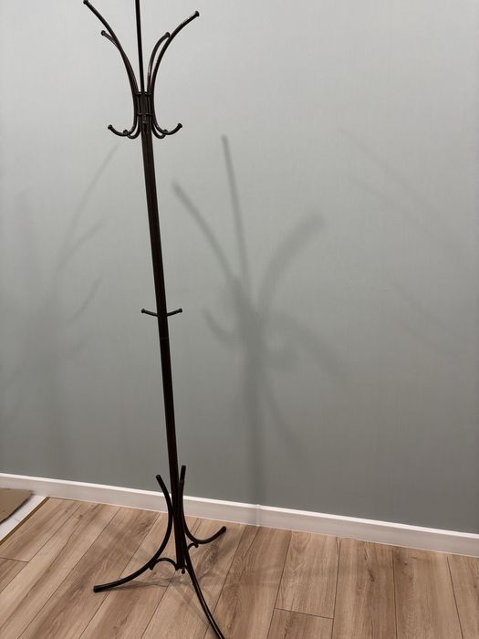 Продам вешалку в хорошем состоянии