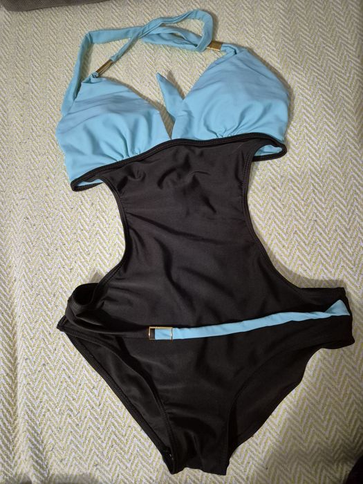 Costum de baie intreg