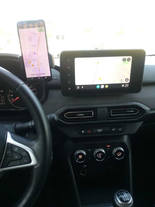 vand logan 2021 prestige cu gaz din fabrica