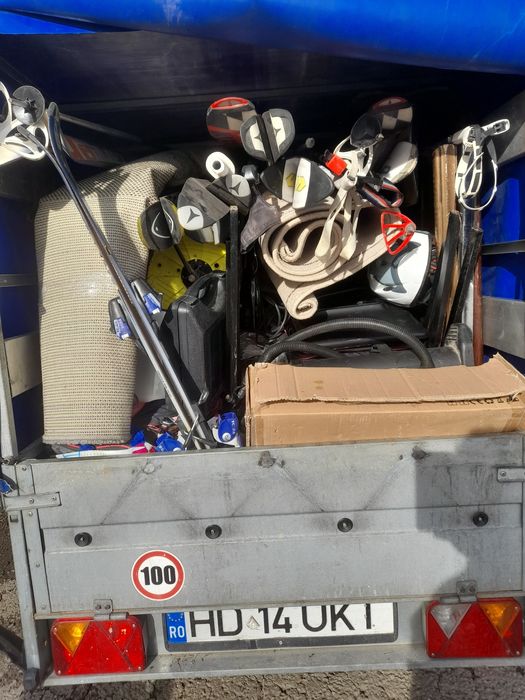 O remorca plina cu marfa pt piețe și târguri