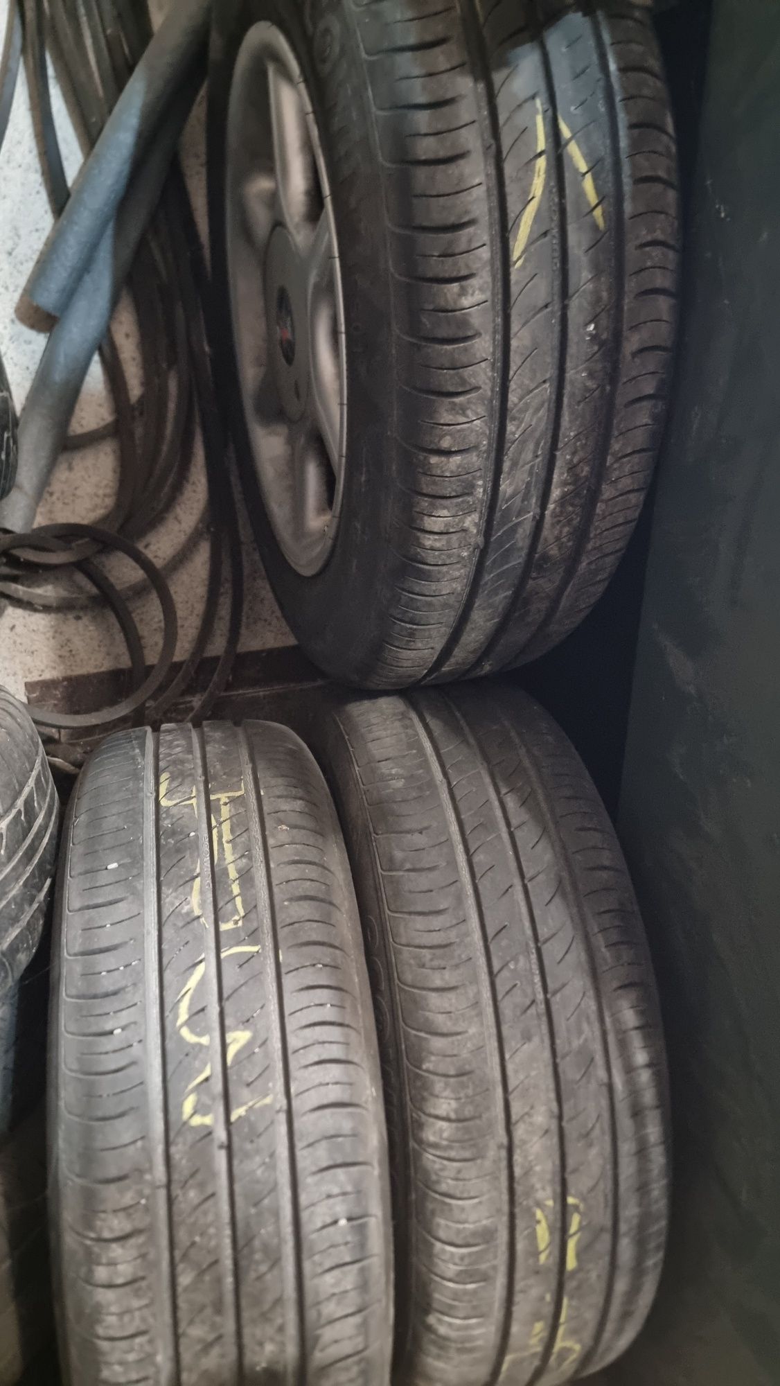 Джанти с летни гуми Kumho 15"