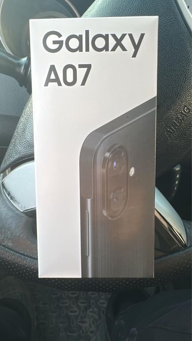 Телефон сатылады.