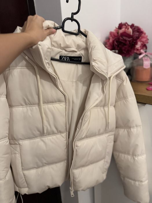 Vand geaca Zara noua XS