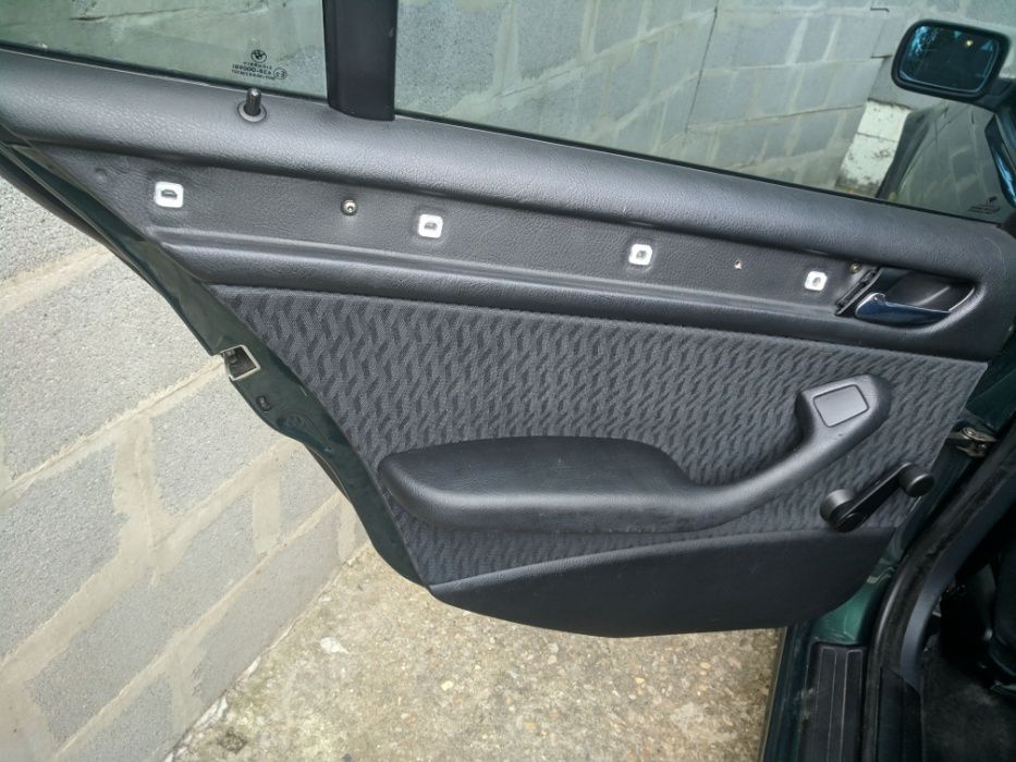 Салон с кори за BMW E46 седан, падащи задни седалки с механизъм
