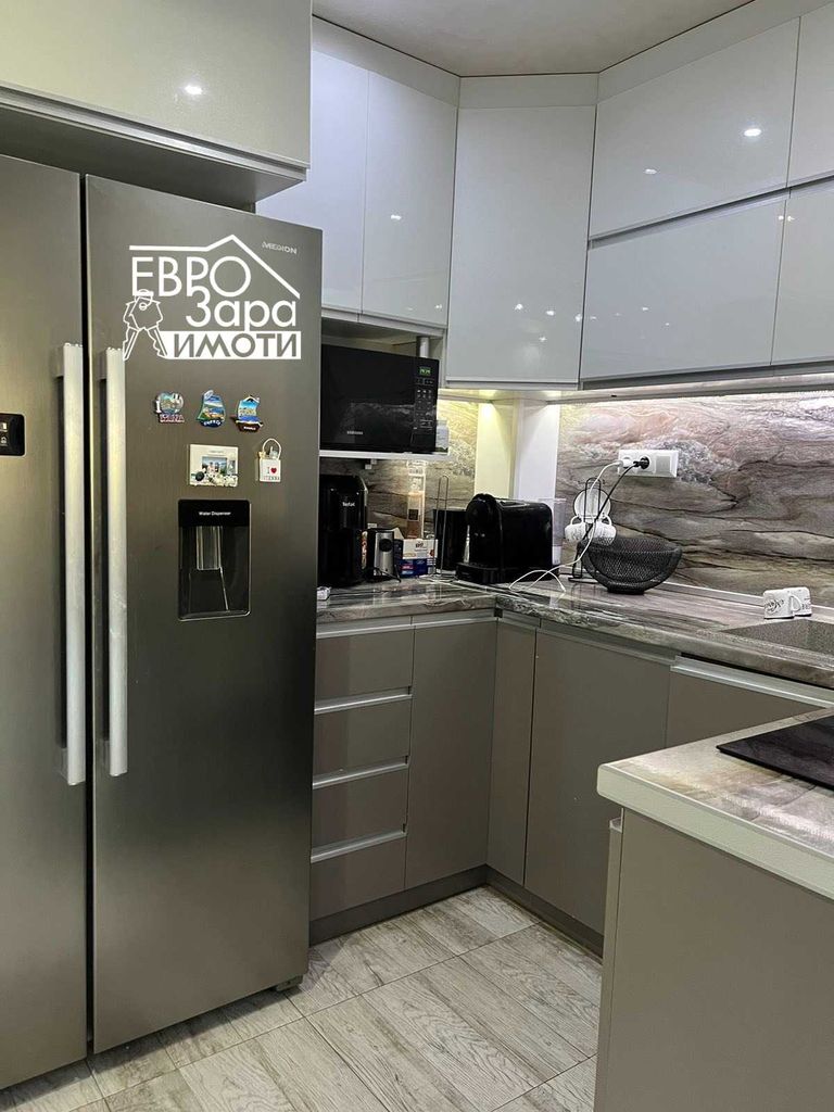 Продава се Тристаен апартамент в Стара Загора, Самара 3 - 111 кв.м за 1401 €/кв.м - Снимка #2