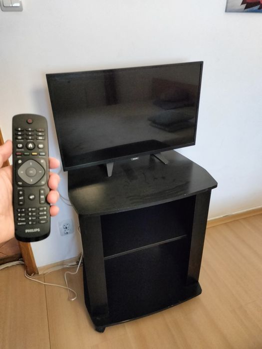 Comode TV cu 3 compartimente cu usi sau simpla deschisa 200x42x35cm