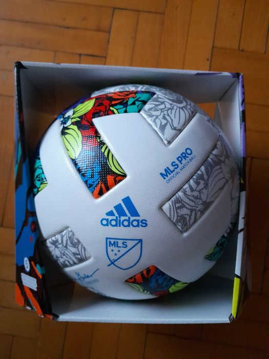 Pantalon adidas, si minge adidas Euro2024 si MLS