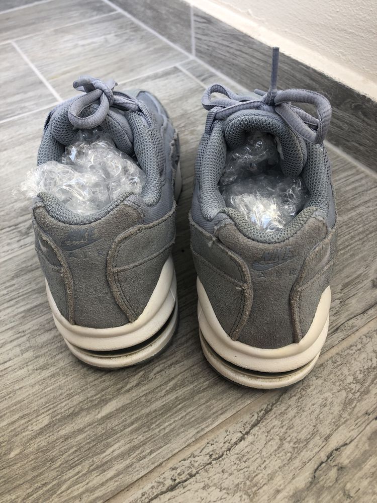 Маратонки Nike air