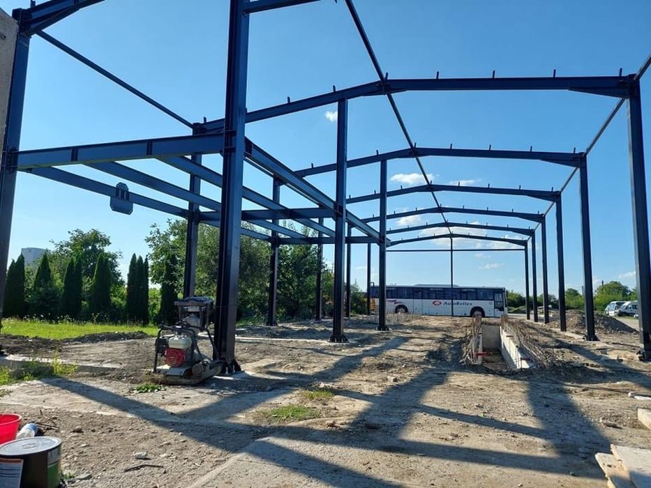 Vand hala metalica cu panouri sandwich plata la livrare proiect