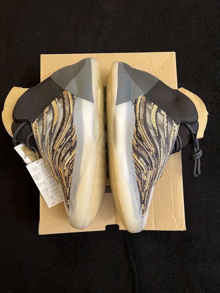 Yeezy QNTM Amber Tint reflective