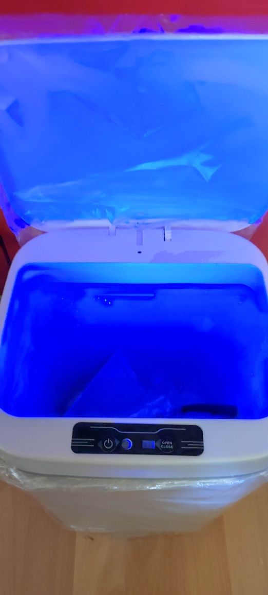 Луксозен Смарт кош за боклук със сензор и лед осветление