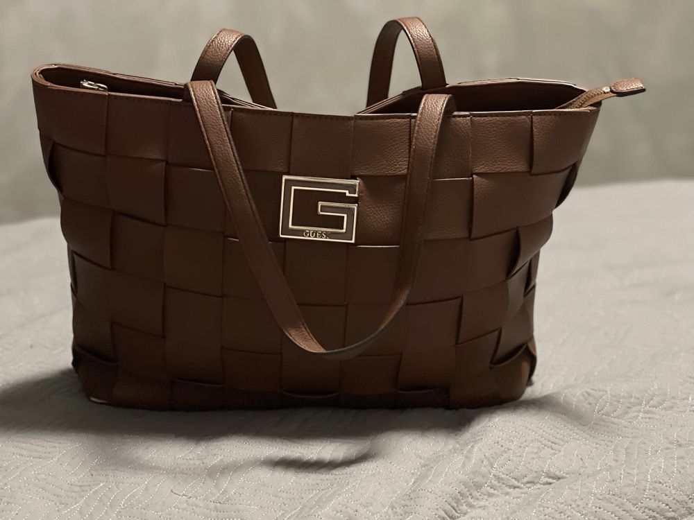 Чанта Guess