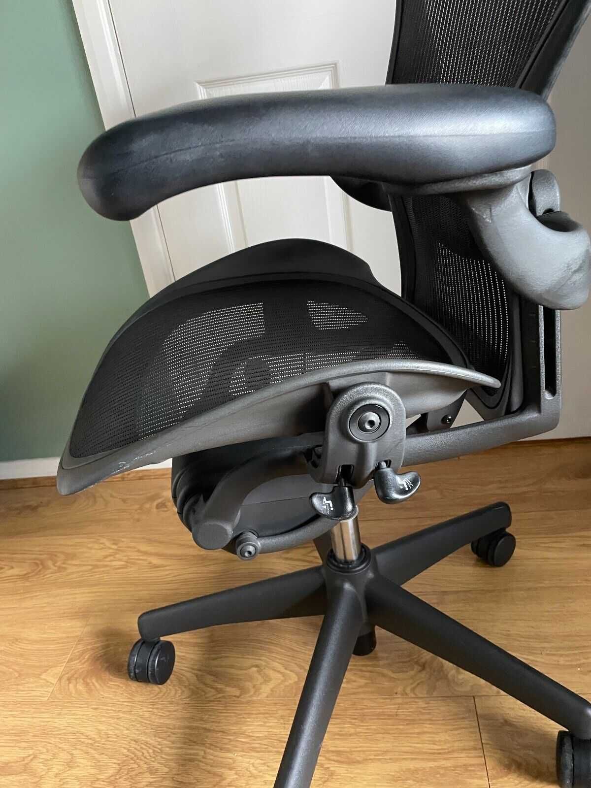 Herman Miller Aeron Size B