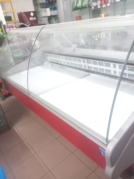 Vitrină Frigorifică
