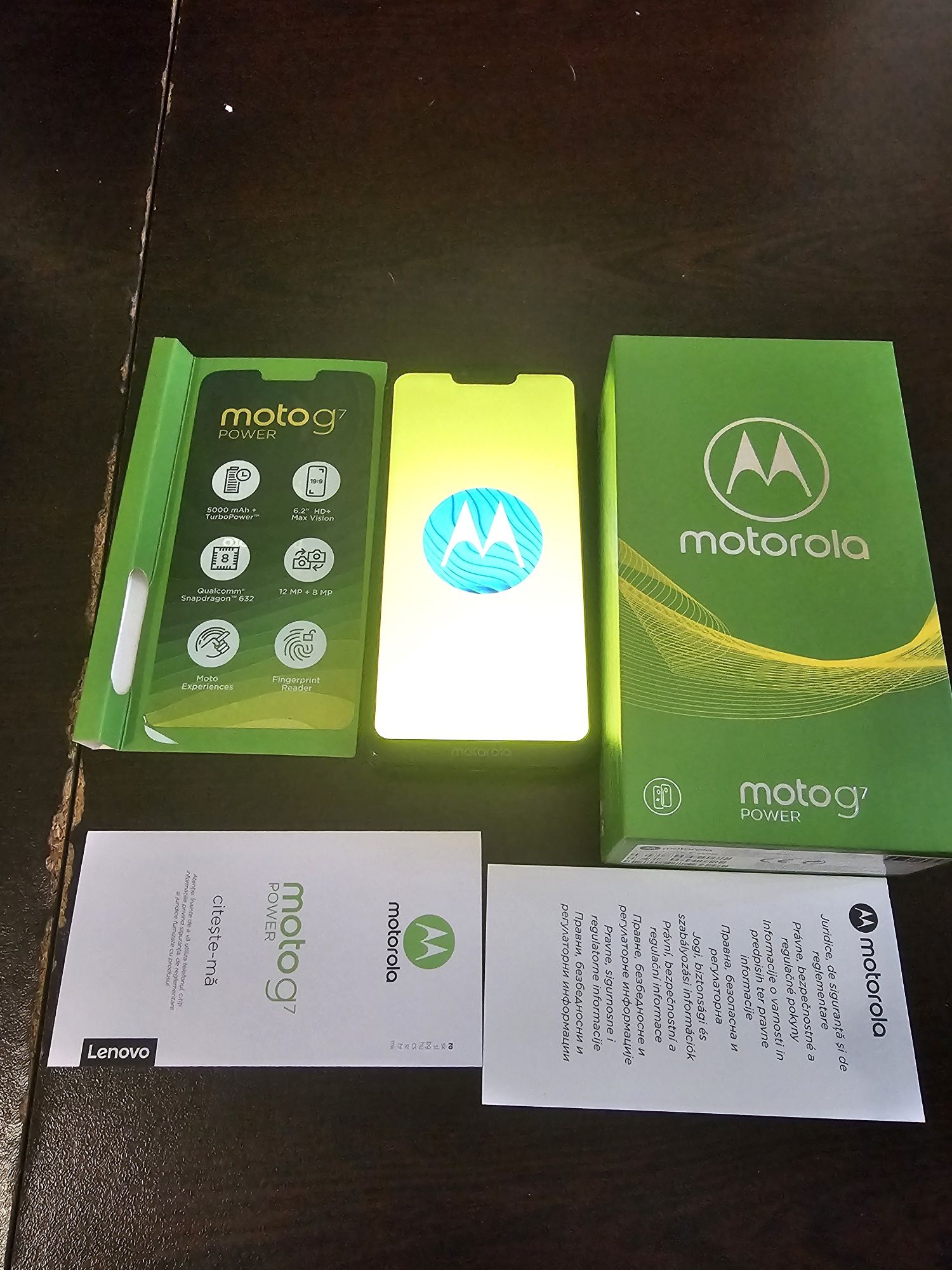 Продавам Motorola moto G7 Power