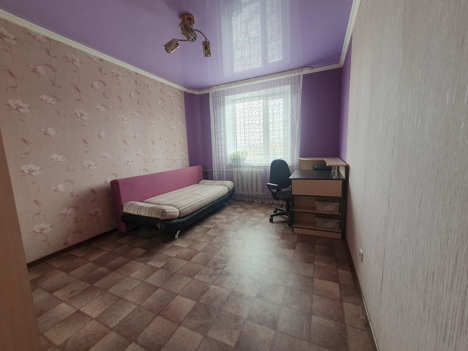 Продаётся 3 комнатная квартира на 8 микрорайоне