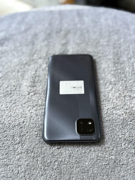Телефон Realme C11 32GB като нов