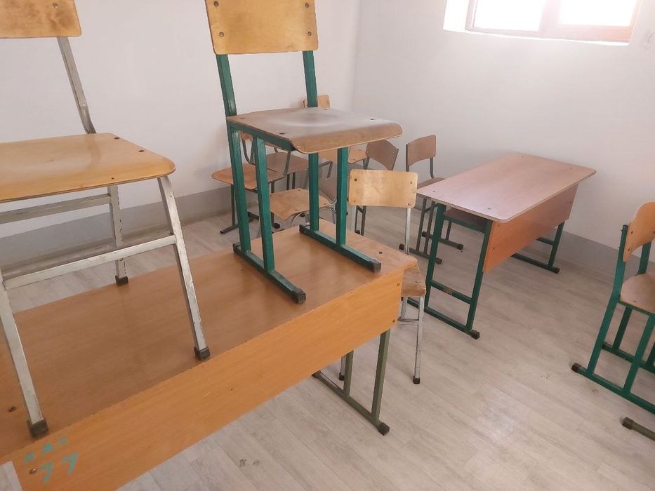 O'quv markaz jihozlari sotiladi.