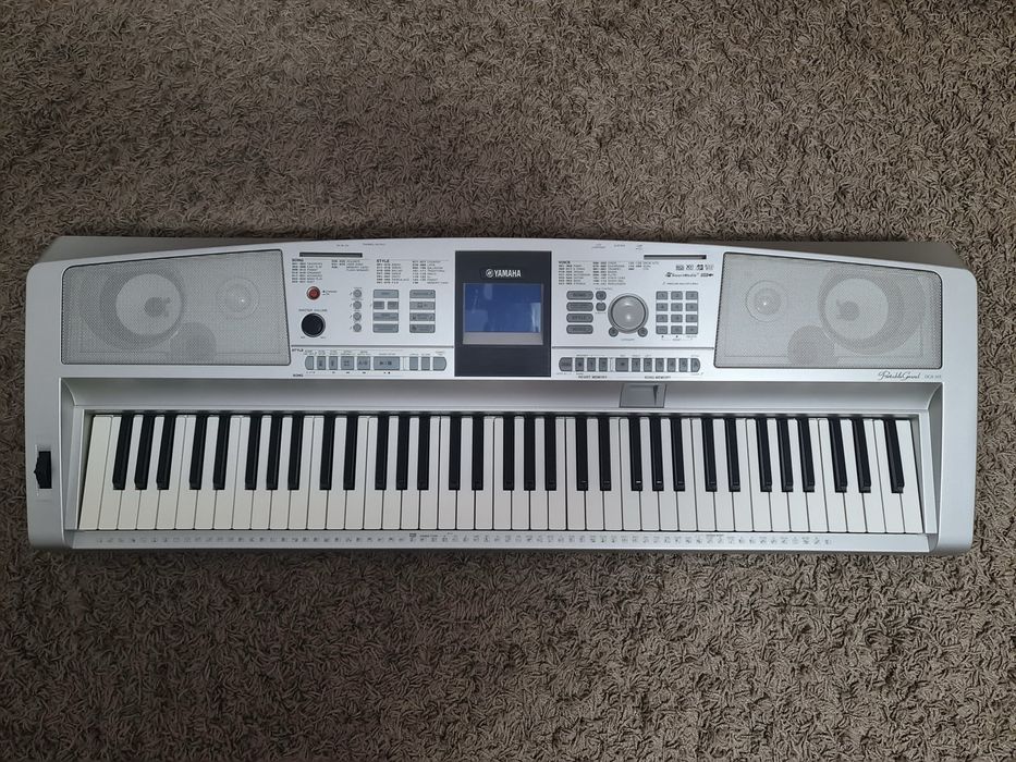 Pian Digital Yamaha DGX305